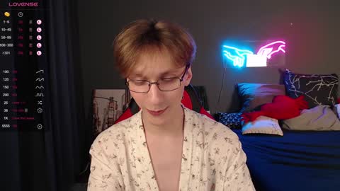 Snapshot of adrian_di chatting on January 31, 2025, 4:17 pm Adrian online show from January 31, 2025, 4:17 pm