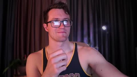 Snapshot of adrian_hex chatting on March 25, 2026, 5:35 am Adrian online show from March 25, 2026, 5:35 am