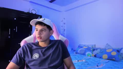 Snapshot of adrian_prime_ chatting on February 21, 2026, 6:53 pm ADRIAN online show from February 21, 2026, 6:53 pm