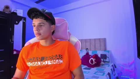 ADRIAN online show from March 25, 2026, 7:09 pm