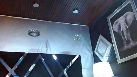   online show from December 18, 2024, 3:33 pm