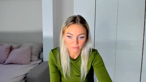 Adriana online show from May 16, 2026, 6:21 am
