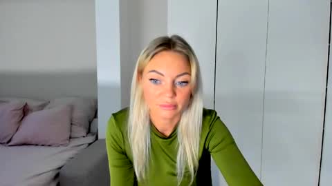 Adriana online show from May 16, 2026, 6:43 am