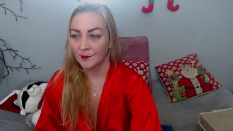 Snapshot of adrianapdes chatting on December 30, 2024, 1:58 pm Adriana Paredes online show from December 30, 2024, 1:58 pm
