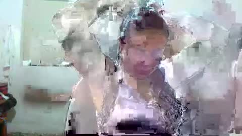 Adriana Tellez online show from November 17, 2025, 12:33 pm