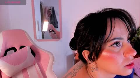 adrianny online show from October 26, 2025, 3:12 am