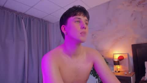 adrianoaubert online show from October 25, 2025, 4:13 pm