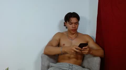 Snapshot of adriel_escalante chatting on September 25, 2025, 3:54 am adriel_escalante online show from September 25, 2025, 3:54 am