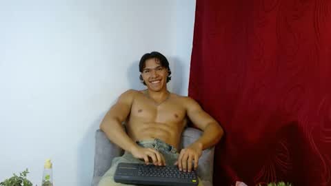 Snapshot of adriel_escalante chatting on October 9, 2025, 2:20 am adriel_escalante online show from October 9, 2025, 2:20 am