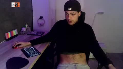 Snapshot of adriherx chatting on January 15, 2026, 12:04 am Adriherx online show from January 15, 2026, 12:04 am