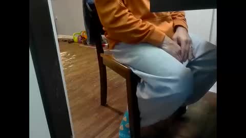 afr10221966 online show from October 3, 2025, 1:24 am