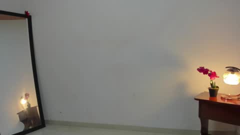 Lorena online show from February 12, 2025, 3:27 pm