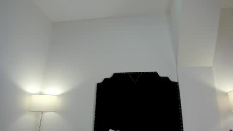 agartha_velvet online show from March 11, 2026, 3:56 am