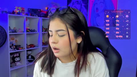Snapshot of agatha_riccie chatting on December 13, 2024, 8:09 am Cat online show from December 13, 2024, 8:09 am