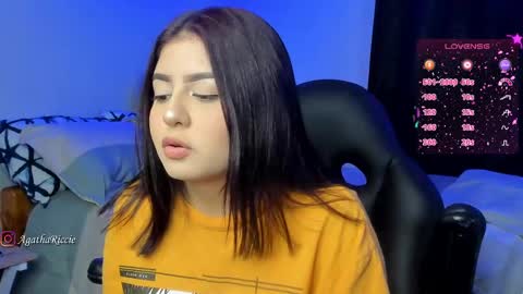 Snapshot of agatha_riccie chatting on March 6, 2025, 7:25 am Cat online show from March 6, 2025, 7:25 am