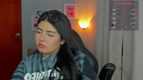 Cat online show from April 7, 2026, 4:02 am