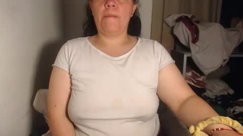 Snapshot of agathaaaa chatting on July 25, 2026, 2:53 am online show from July 25, 2026, 2:53 am