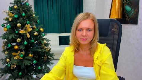 Snapshot of agathaklouin chatting on December 15, 2024, 5:02 am Agatha online show from December 15, 2024, 5:02 am