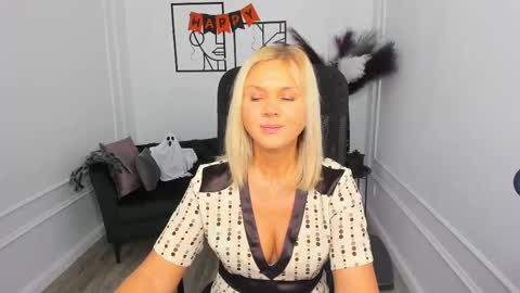 Snapshot of agathaklouin chatting on October 23, 2025, 7:23 pm Agatha online show from October 23, 2025, 7:23 pm