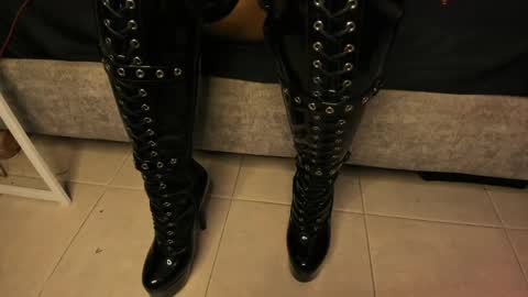 agnes_jones online show from April 23, 2026, 4:46 am