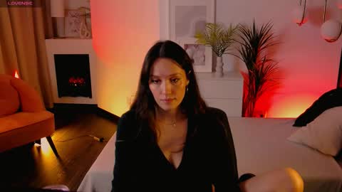 Agnes online show from October 1, 2025, 7:47 am