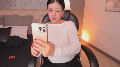 Ahmara  online show from March 11, 2026, 11:38 am