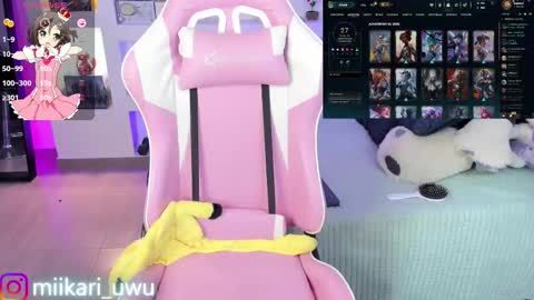 Ahri help me get to 100  online show from February 11, 2025, 8:48 am