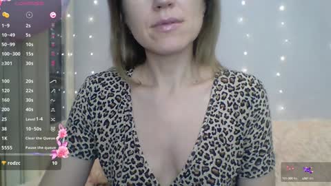 Snapshot of ahtena chatting on December 22, 2024, 10:28 am Ahtena online show from December 22, 2024, 10:28 am