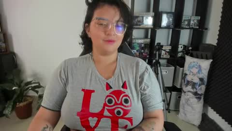 Catalina online show from December 23, 2024, 1:24 pm