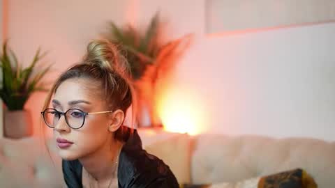  Aileen  online show from October 4, 2025, 7:01 pm