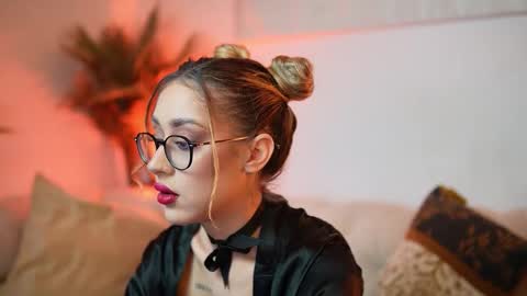  Aileen  online show from December 21, 2025, 9:55 pm