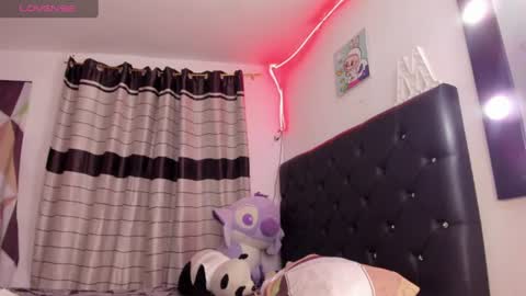 Snapshot of ailen_aria chatting on July 14, 2026, 3:44 am ailen and aria online show from July 14, 2026, 3:44 am