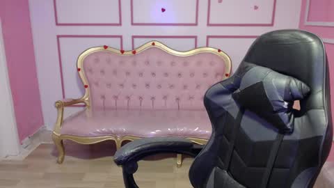 Ailen online show from December 13, 2024, 3:38 am