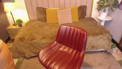 Ailyn rouss online show from April 11, 2026, 1:48 pm