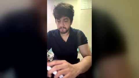 airahdhawan2 online show from April 4, 2026, 11:02 pm