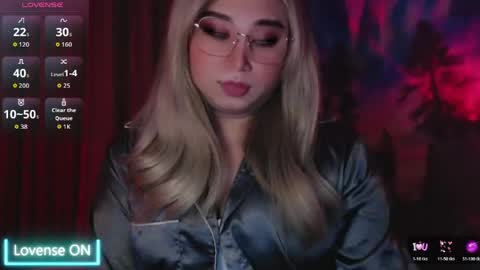 Snapshot of airisredfield_ chatting on May 17, 2026, 9:38 am Goddess Airis online show from May 17, 2026, 9:38 am