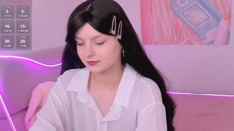 Aisha online show from December 2, 2025, 9:14 am