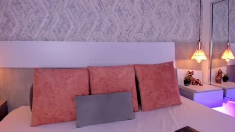 Aisha online show from March 6, 2025, 6:48 pm