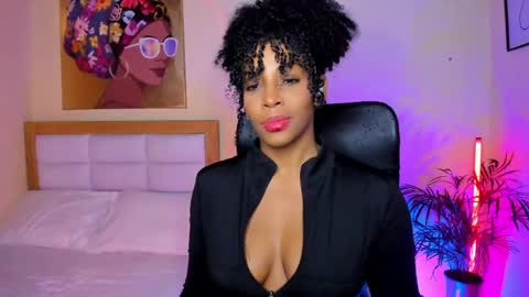 Aitana Brown online show from April 17, 2026, 9:40 pm