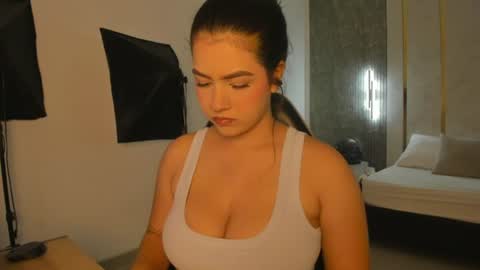 Snapshot of aitana_dork chatting on July 10, 2026, 7:49 pm A I T A N A online show from July 10, 2026, 7:49 pm