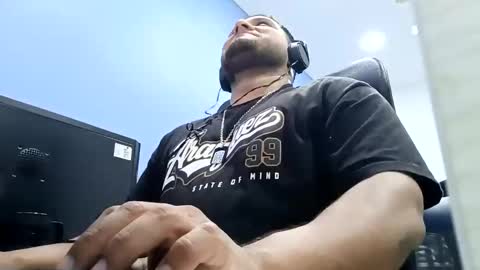 Snapshot of aj_cooper90_ chatting on February 8, 2025, 7:15 am Esteban online show from February 8, 2025, 7:15 am