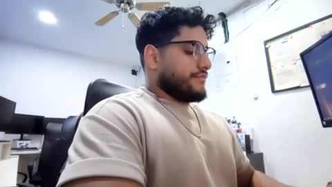 Snapshot of aj_cooper90_ chatting on November 1, 2025, 5:31 am Esteban online show from November 1, 2025, 5:31 am