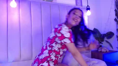 aji_golds online show from April 23, 2026, 7:05 pm