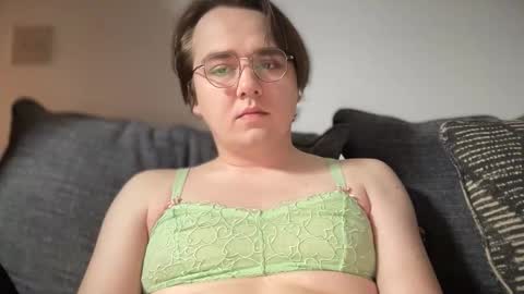 Snapshot of ajuliebellelemons chatting on March 3, 2026, 12:17 am JullieBelleLemons online show from March 3, 2026, 12:17 am