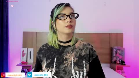 Snapshot of akatsumi_ chatting on April 23, 2026, 12:01 am Akartsumi online show from April 23, 2026, 12:01 am