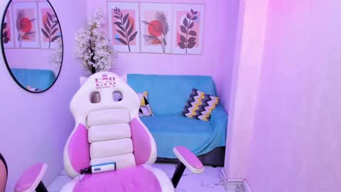 Snapshot of akaza_hakuji_ chatting on February 3, 2025, 6:39 pm Azaka  online show from February 3, 2025, 6:39 pm