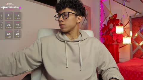 Snapshot of akazaboy chatting on December 28, 2024, 5:23 am akazaboy online show from December 28, 2024, 5:23 am