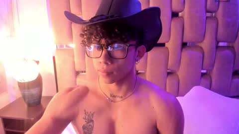 akazaboy online show from November 15, 2025, 8:49 pm