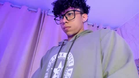 akazaboy online show from December 21, 2025, 4:30 am