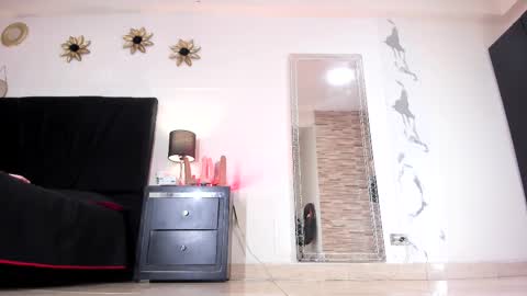 Akemi online show from March 12, 2025, 11:33 pm